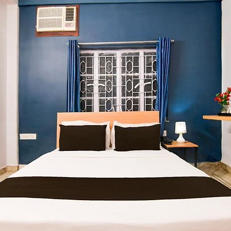 Super Hotel O Picnic Garden Formerly Amaris Stay Kolkata Exterior photo