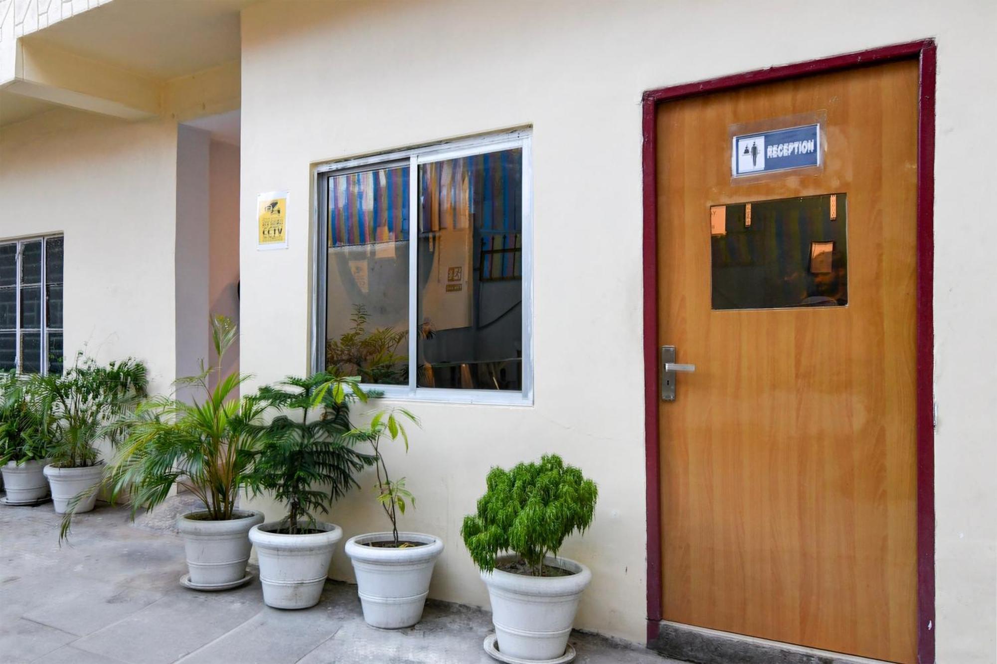 Super Hotel O Picnic Garden Formerly Amaris Stay Kolkata Exterior photo